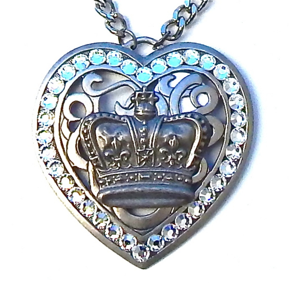 GASOLINE GLAMOUR HEART CROWN MEDALLION